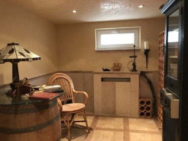 Weinkeller im Ferienhaus mit einer Auswahl von Weinen